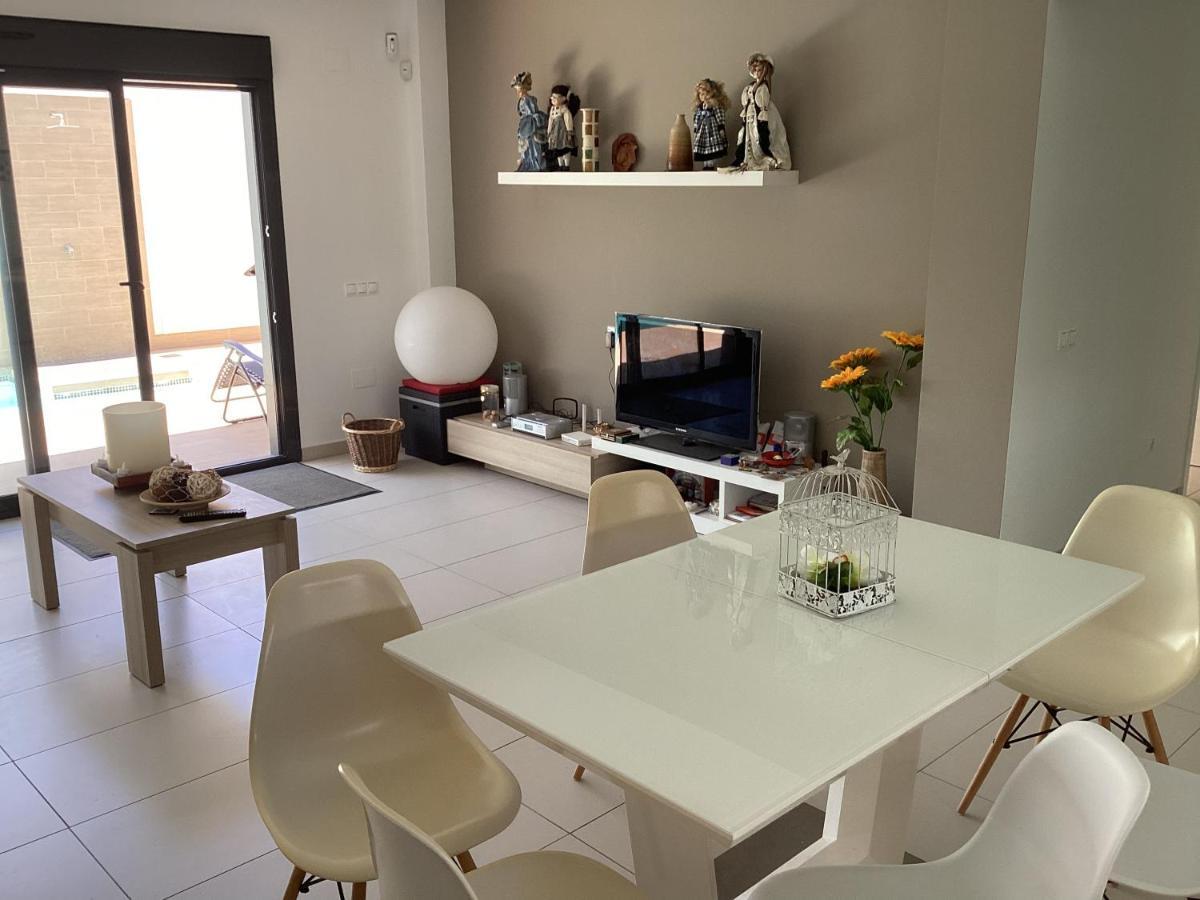 אוריהואלה Housesleeps6-Pool-Beach-Garden-Solarium-Petok מראה חיצוני תמונה