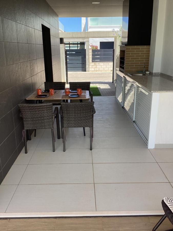 אוריהואלה Housesleeps6-Pool-Beach-Garden-Solarium-Petok מראה חיצוני תמונה
